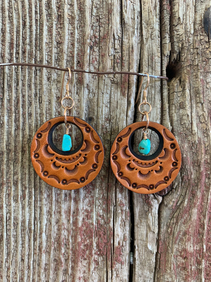 16759 Stamped Leather Circle w/Turquoise Earrings
